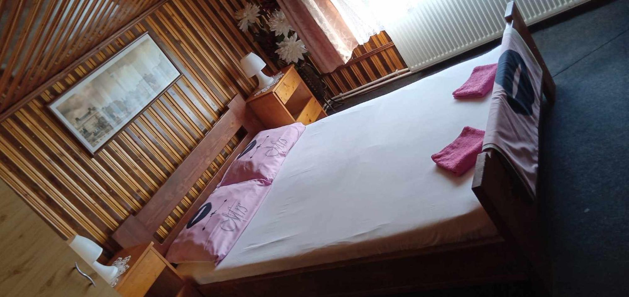 Bîrlad Hostel Intim 95 Ron מראה חיצוני תמונה